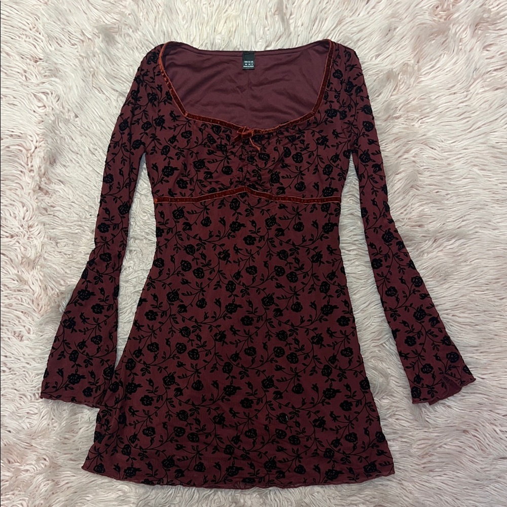 🌹 Burgundy & Black Floral Long Sleeve Mini Dress 🌹 size small